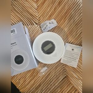 White Smoke Alarm with Digital Display